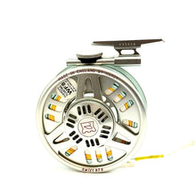 Load image into Gallery viewer, A Swift 975 balance fly reel