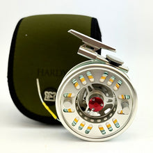 Load image into Gallery viewer, A Swift 975 balance fly reel